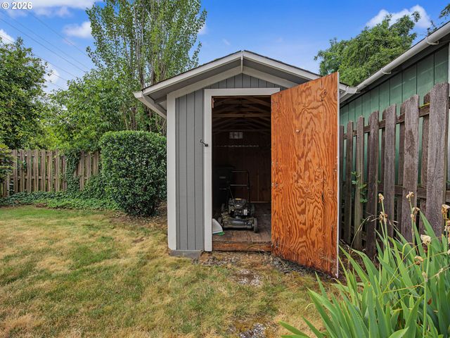 19914 Ne Holladay St, Portland, OR 97230