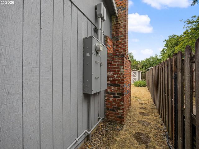 19914 Ne Holladay St, Portland, OR 97230
