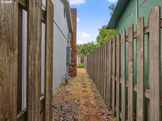 19914 Ne Holladay St, Portland, OR 97230