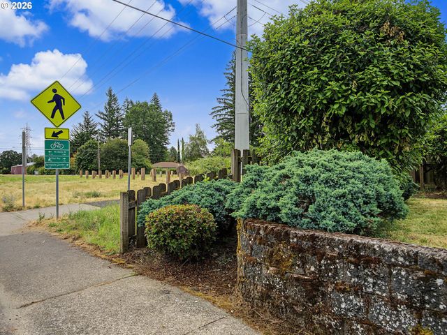 19914 Ne Holladay St, Portland, OR 97230