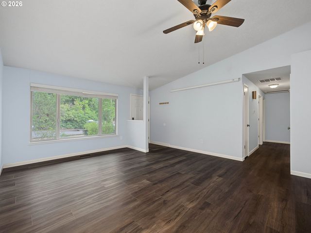 19914 Ne Holladay St, Portland, OR 97230