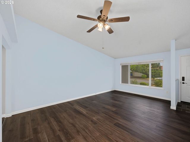 19914 Ne Holladay St, Portland, OR 97230
