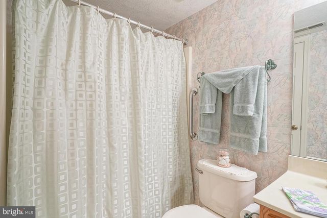 965 LARKSPUR PL N, Mount Laurel, NJ 08054