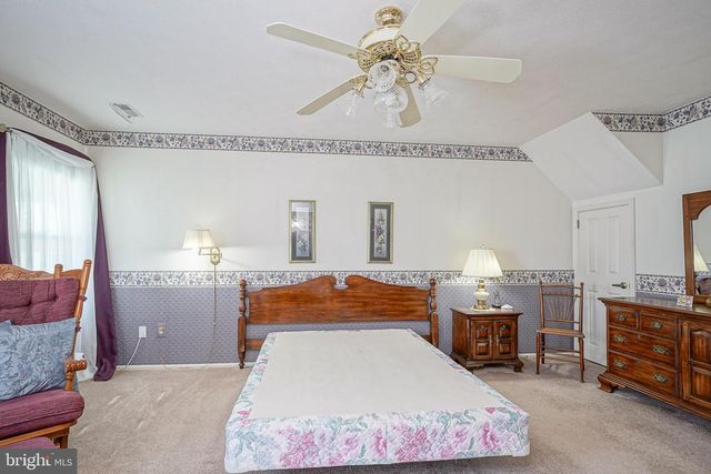 965 LARKSPUR PL N, Mount Laurel, NJ 08054
