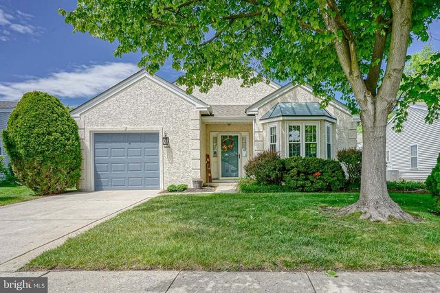 965 LARKSPUR PL N, Mount Laurel, NJ 08054