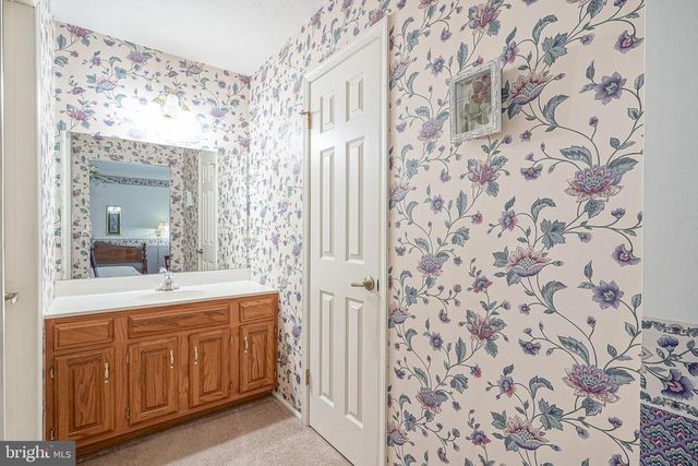 965 LARKSPUR PL N, Mount Laurel, NJ 08054
