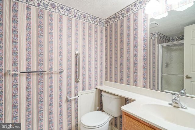 965 LARKSPUR PL N, Mount Laurel, NJ 08054