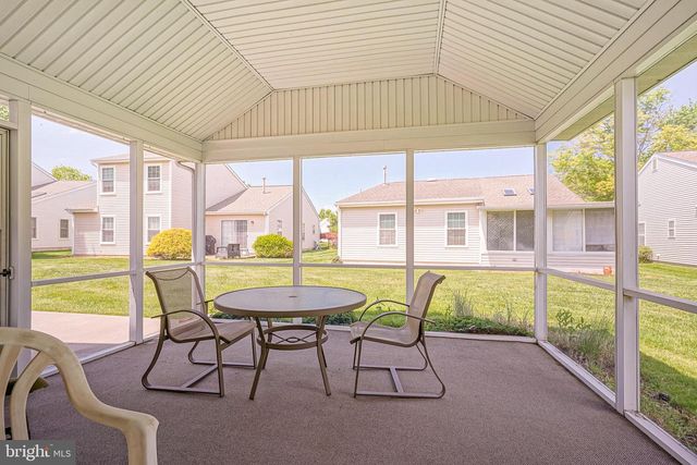 965 LARKSPUR PL N, Mount Laurel, NJ 08054