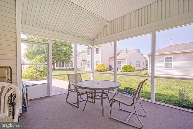 965 LARKSPUR PL N, Mount Laurel, NJ 08054