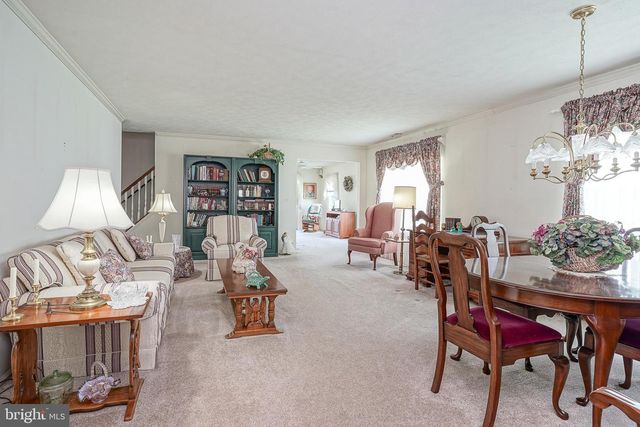 965 LARKSPUR PL N, Mount Laurel, NJ 08054