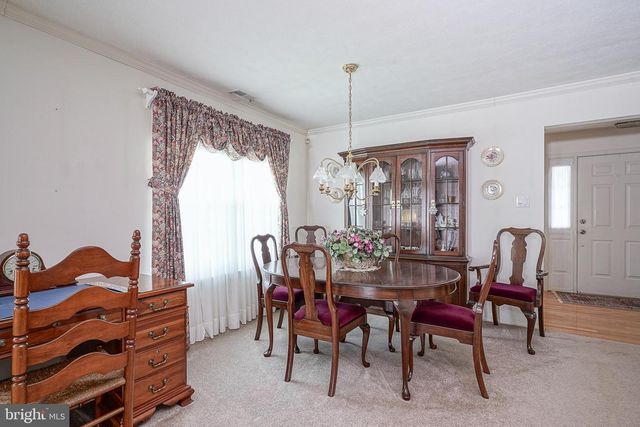 965 LARKSPUR PL N, Mount Laurel, NJ 08054