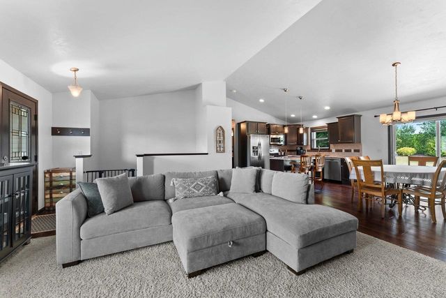 W7146 GLENFORD WAY, Greenville, WI 54942