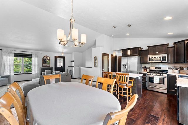 W7146 GLENFORD WAY, Greenville, WI 54942