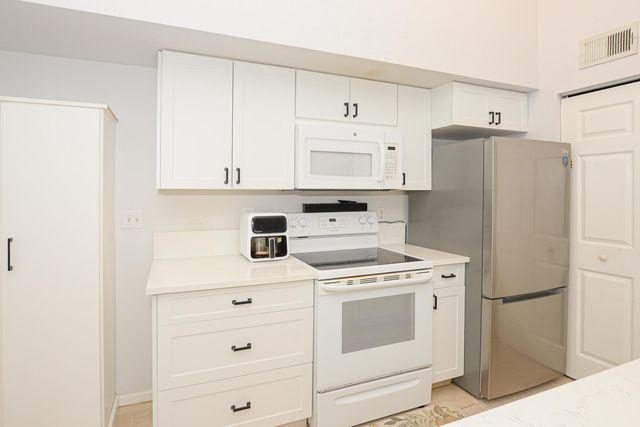 151 SW Palm Dr Apt 208, Port St Lucie, FL 34986