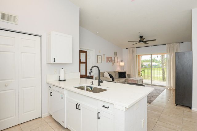 151 SW Palm Dr Apt 208, Port St Lucie, FL 34986