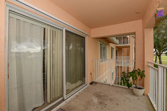 151 SW Palm Dr Apt 208, Port St Lucie, FL 34986