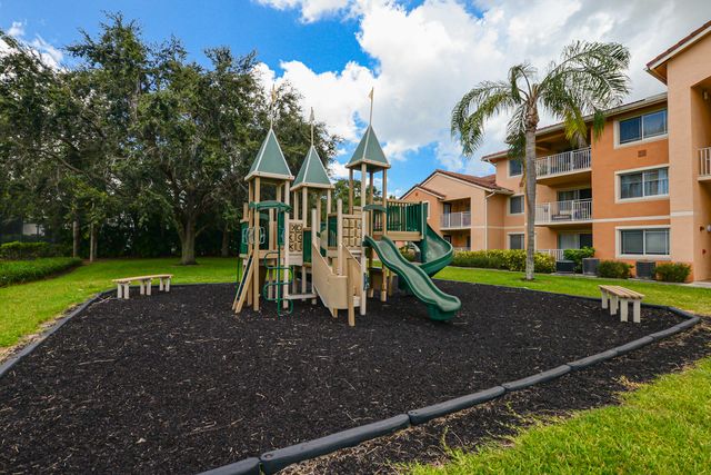 151 SW Palm Dr Apt 208, Port St Lucie, FL 34986
