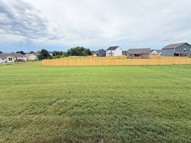 629 Avondale Rd, Oak Grove, KY 42262