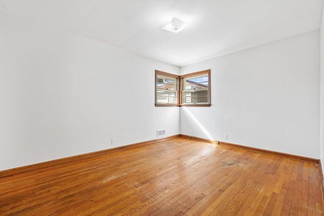 1924 Jupiter AVENUE, Racine, WI 53404