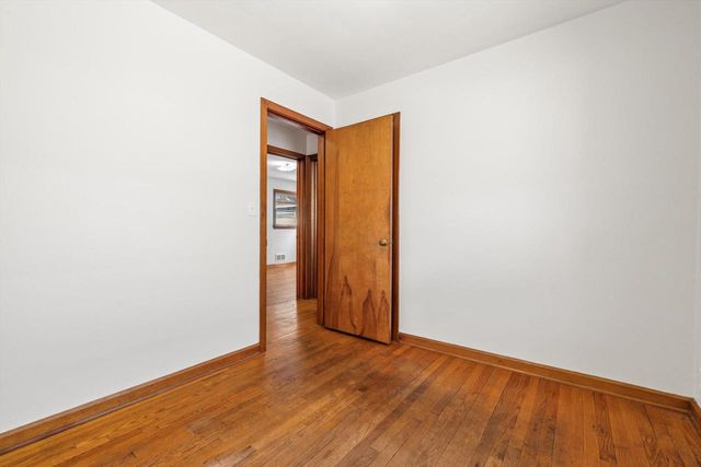 1924 Jupiter AVENUE, Racine, WI 53404