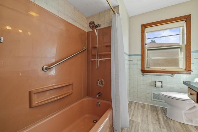 1924 Jupiter AVENUE, Racine, WI 53404