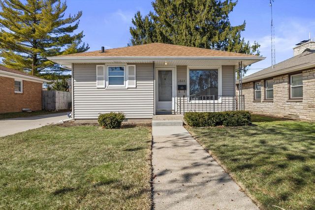 1924 Jupiter AVENUE, Racine, WI 53404