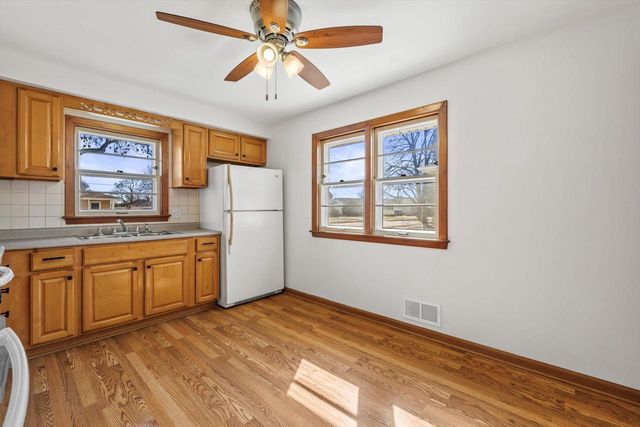 1924 Jupiter AVENUE, Racine, WI 53404