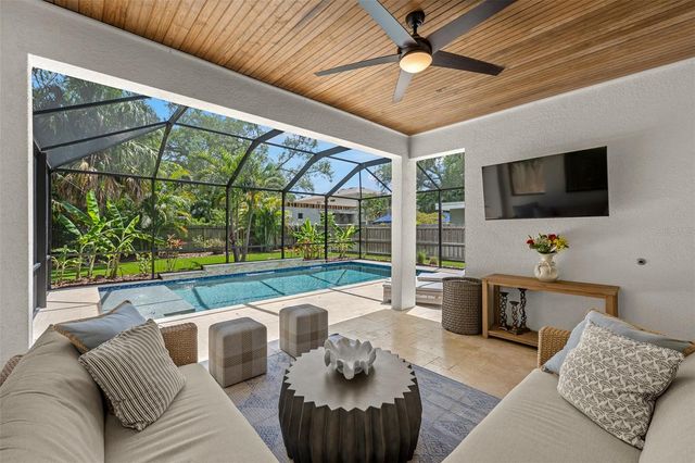 3300 W WALLCRAFT AVENUE, Tampa, FL 33611