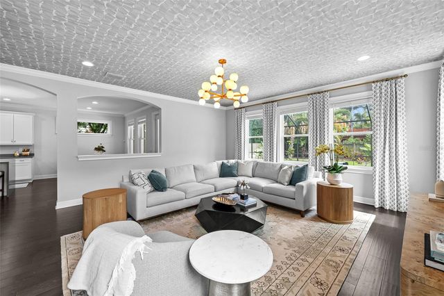 3300 W WALLCRAFT AVENUE, Tampa, FL 33611