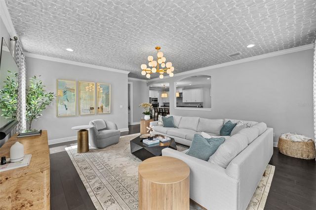 3300 W WALLCRAFT AVENUE, Tampa, FL 33611
