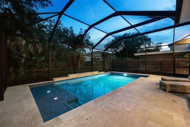 3300 W WALLCRAFT AVENUE, Tampa, FL 33611