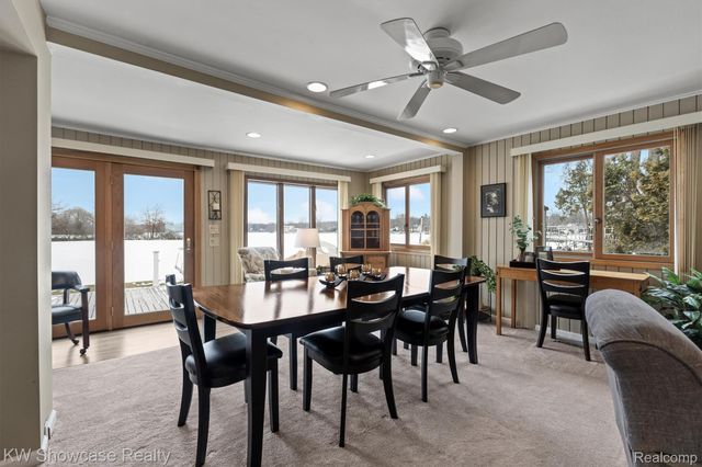 2324 N Duck Lake Road, Highland Charter Township, MI 48356