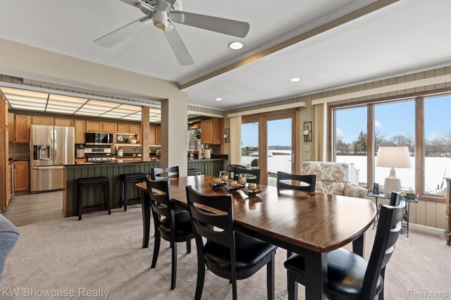 2324 N Duck Lake Road, Highland Charter Township, MI 48356