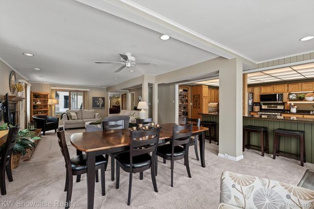 2324 N Duck Lake Road, Highland Charter Township, MI 48356