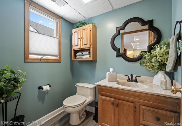 2324 N Duck Lake Road, Highland Charter Township, MI 48356