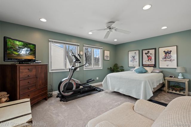 2324 N Duck Lake Road, Highland Charter Township, MI 48356