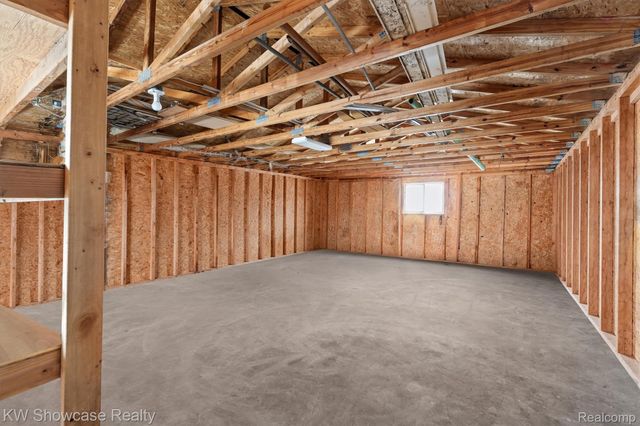 2324 N Duck Lake Road, Highland Charter Township, MI 48356