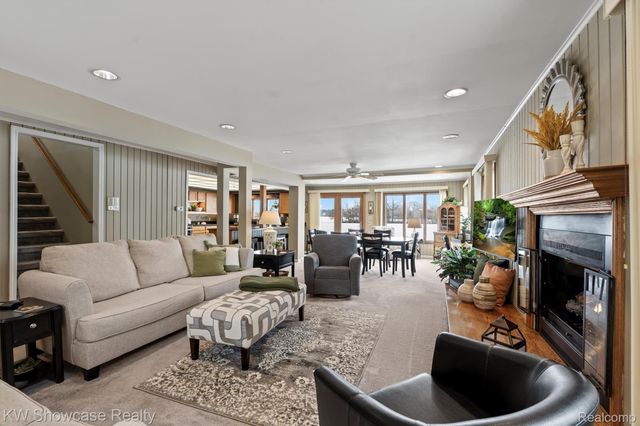 2324 N Duck Lake Road, Highland Charter Township, MI 48356