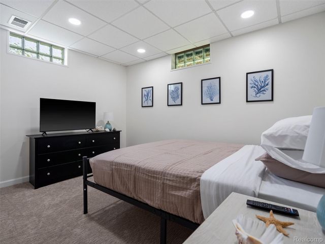 5015 Coshocton Drive, Waterford Charter Township, MI 48327