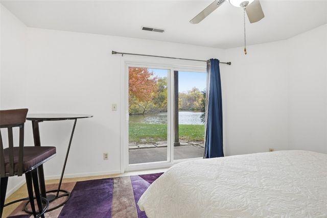 321 Woodside Drive, Iowa City, IA 52246