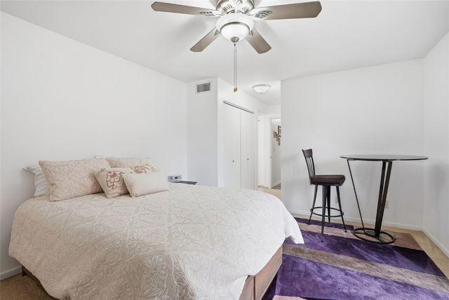 321 Woodside Drive, Iowa City, IA 52246