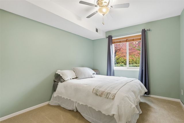 321 Woodside Drive, Iowa City, IA 52246