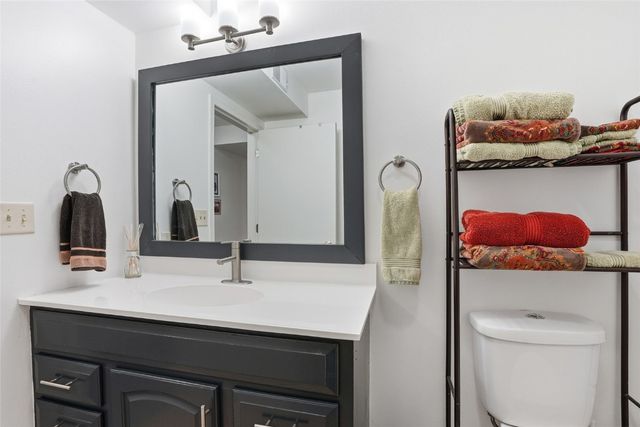 321 Woodside Drive, Iowa City, IA 52246