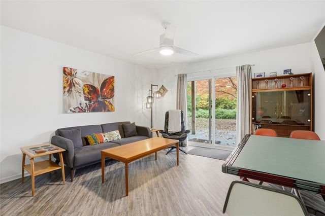 321 Woodside Drive, Iowa City, IA 52246