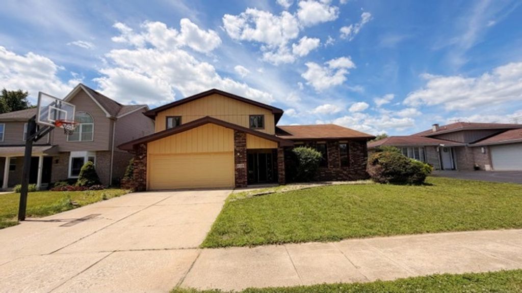 18348 Carriage Lane, Lansing, IL 60438