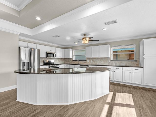 258 Barracuda Street, Hitchcock, TX 77563