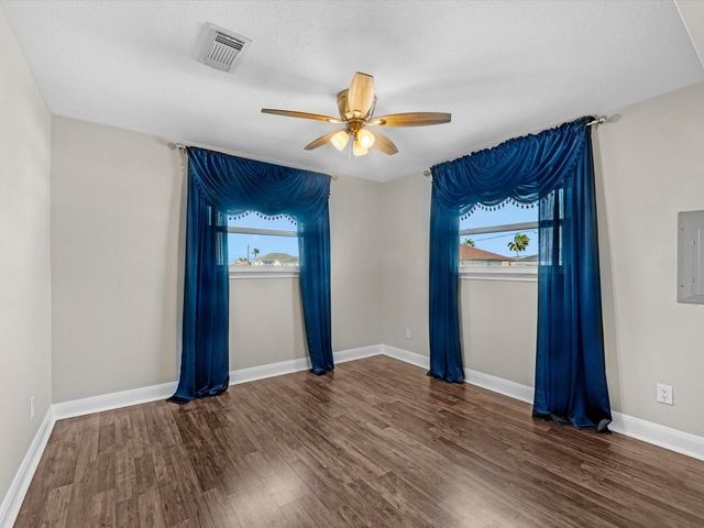 258 Barracuda Street, Hitchcock, TX 77563