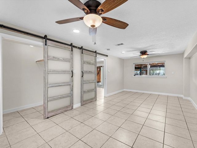 258 Barracuda Street, Hitchcock, TX 77563
