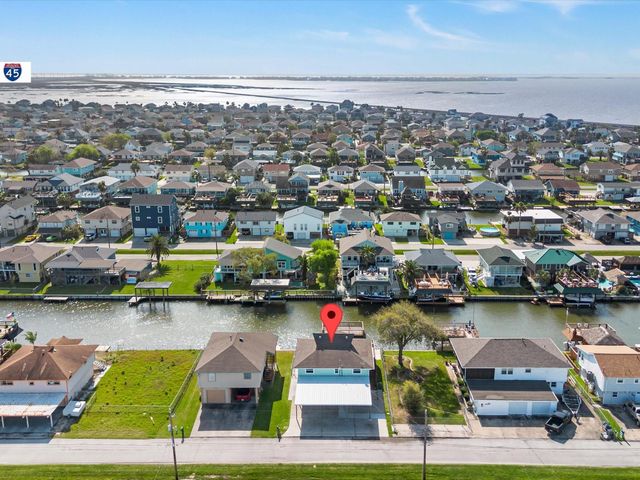 258 Barracuda Street, Hitchcock, TX 77563