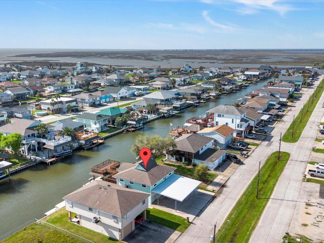 258 Barracuda Street, Hitchcock, TX 77563